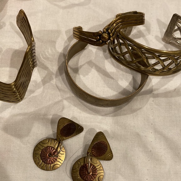 Brass brackets and bangles - Picture 2 of 5